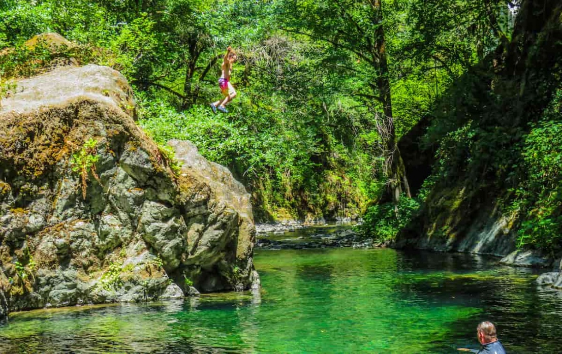 Rock Jumping at Mule Creek near the Rogue River