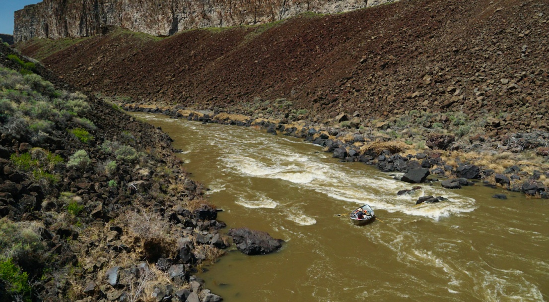 Drift boat going through Bullseye on the Owyhee.