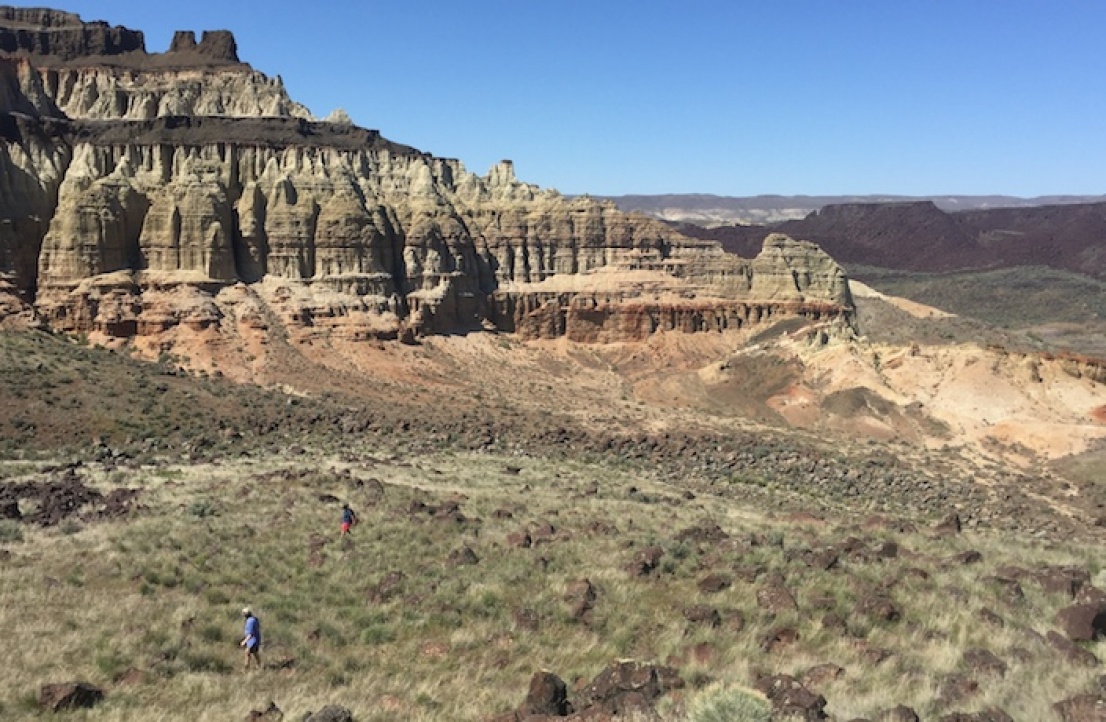 Hiking in Pruits castle on the Owyhee River