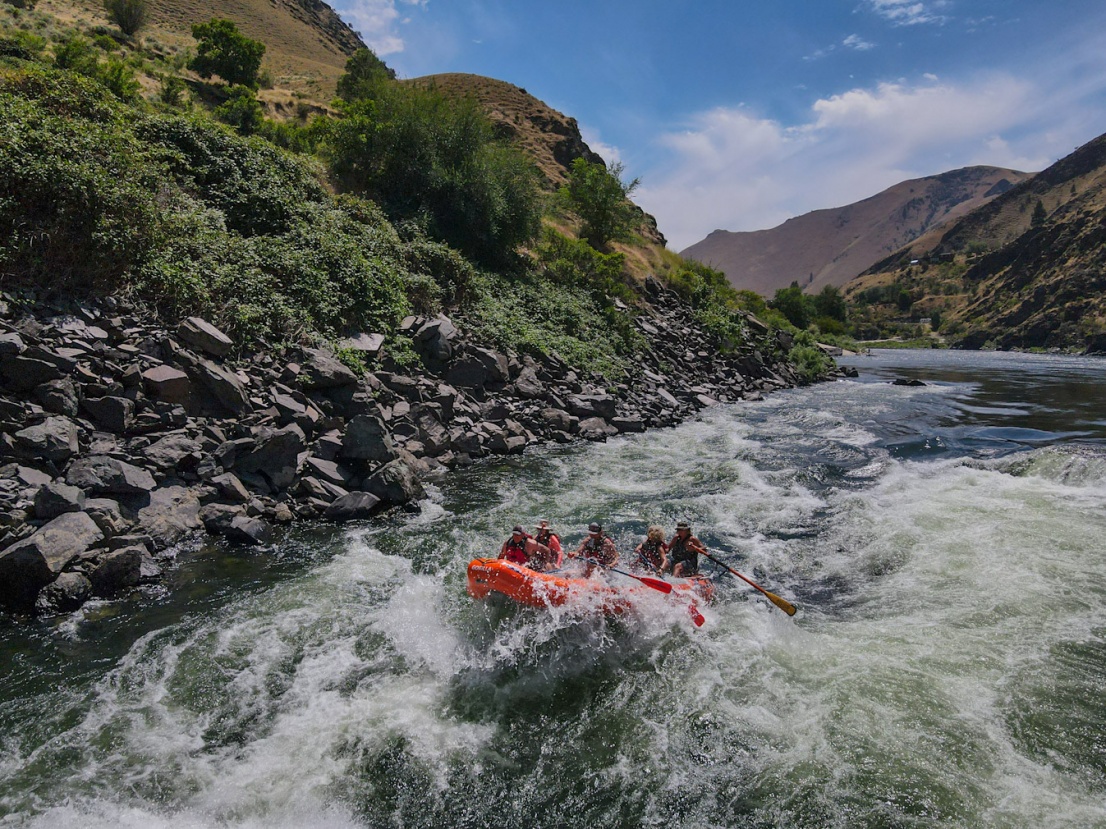 Orange Torpedo trips raft at fiddle creek on the salmon river