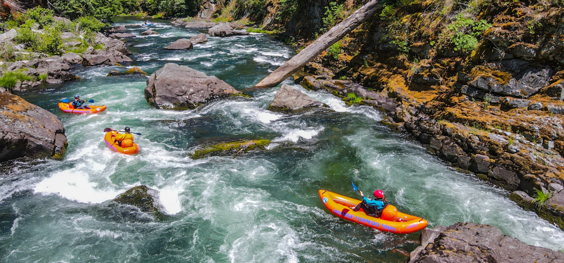 North Umpqua River whitewater kayaking through pin ball rapid